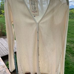 Summer Weight PETE AND GRETA SWEATER. VERY FINE -